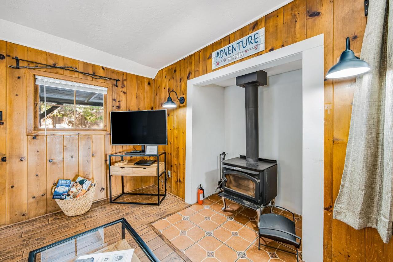 Creekside Cabin Hotel Idyllwild Exterior photo